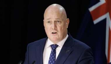 New poll keeps National in the 20s, Winston Peters closing in on Christopher Luxon in preferred PM