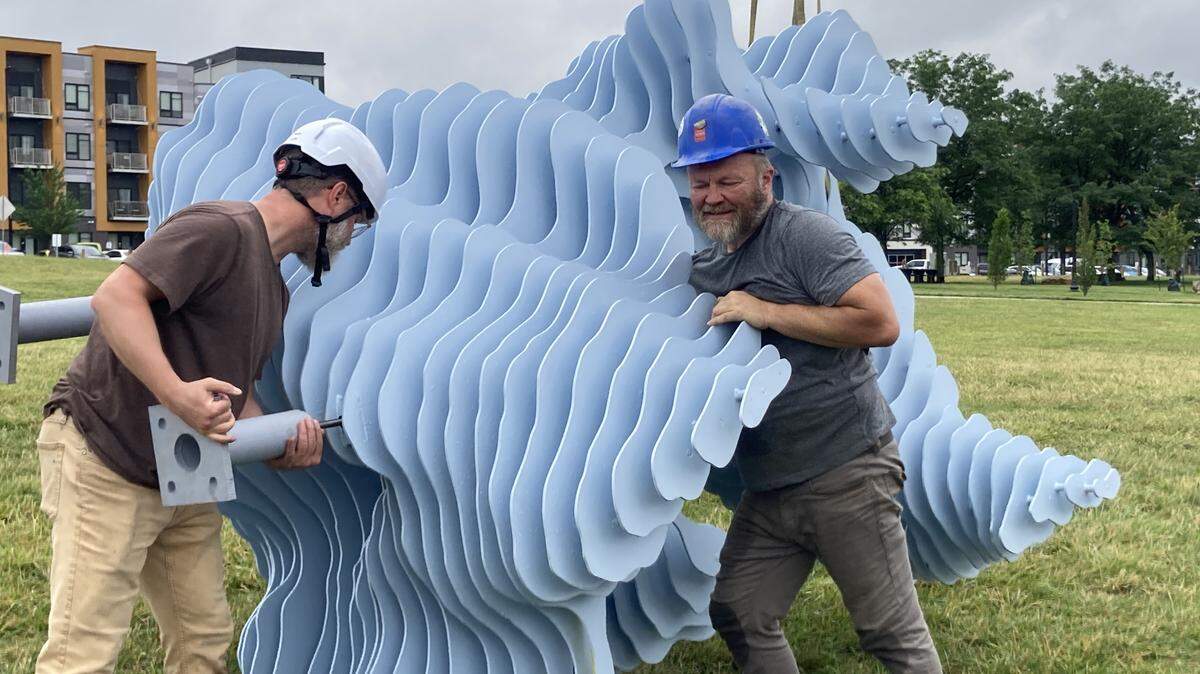 5,000-pound KC sculpture adds art to Berkley Riverfront Park