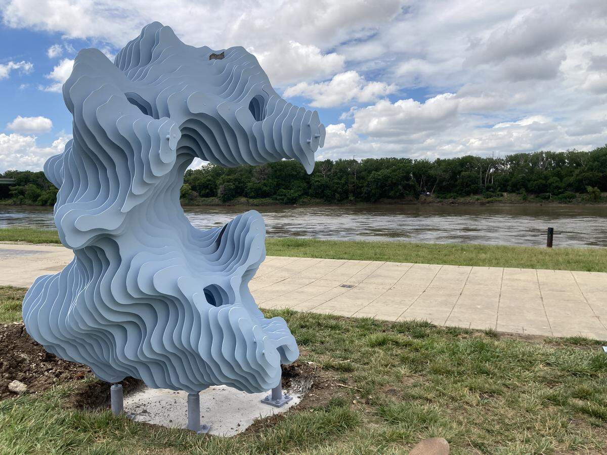 “Rivercloud,” a 5,000-pound abstract sculpture by Memphis artist Ben Butler was installed on Friday, May 29, 2026, a the Berkley Riverfront Park.