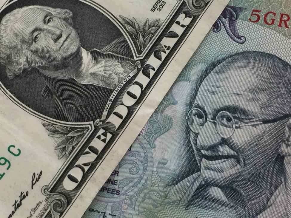 Indian Rupee sinks to new record lows and consolidates: US-Iran remains the main driver
