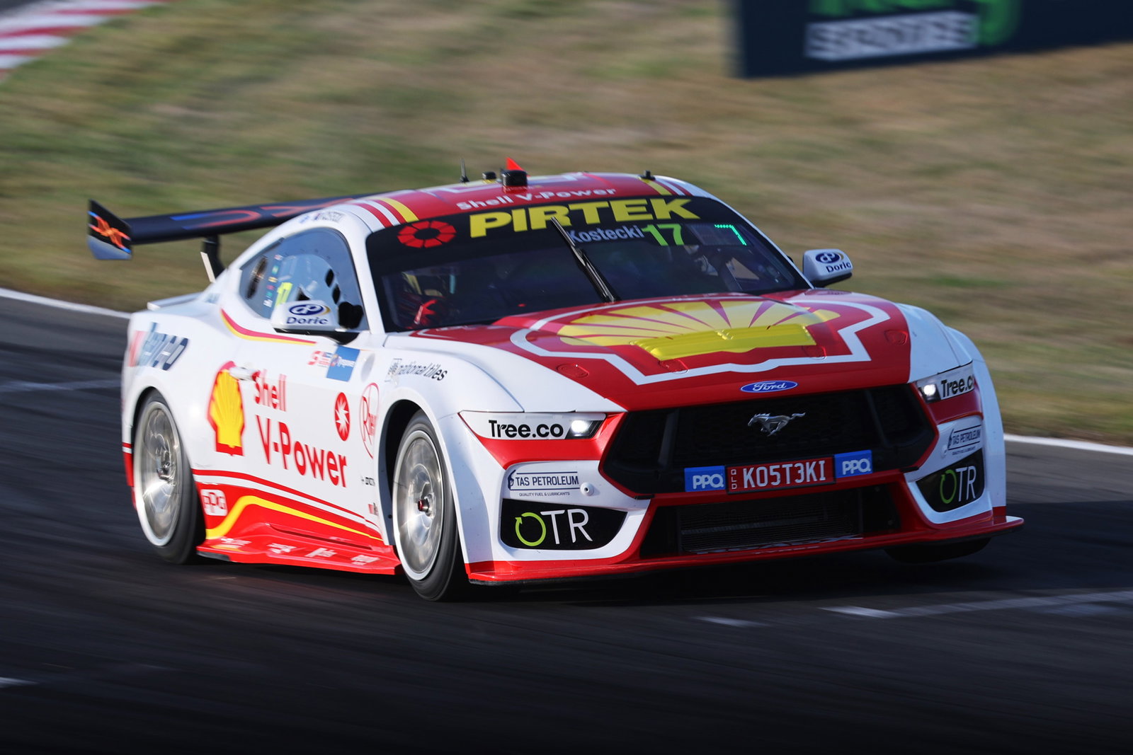 Kostecki takes second Tasmania Supercars practice, Ojeda stars