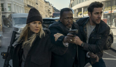 Emma Marlowe (Sienna Miller), James Greer (Wendell Pierce) , and Jack Ryan (John Krasinski) in Tom Clancy's Jack Ryan: Ghost War