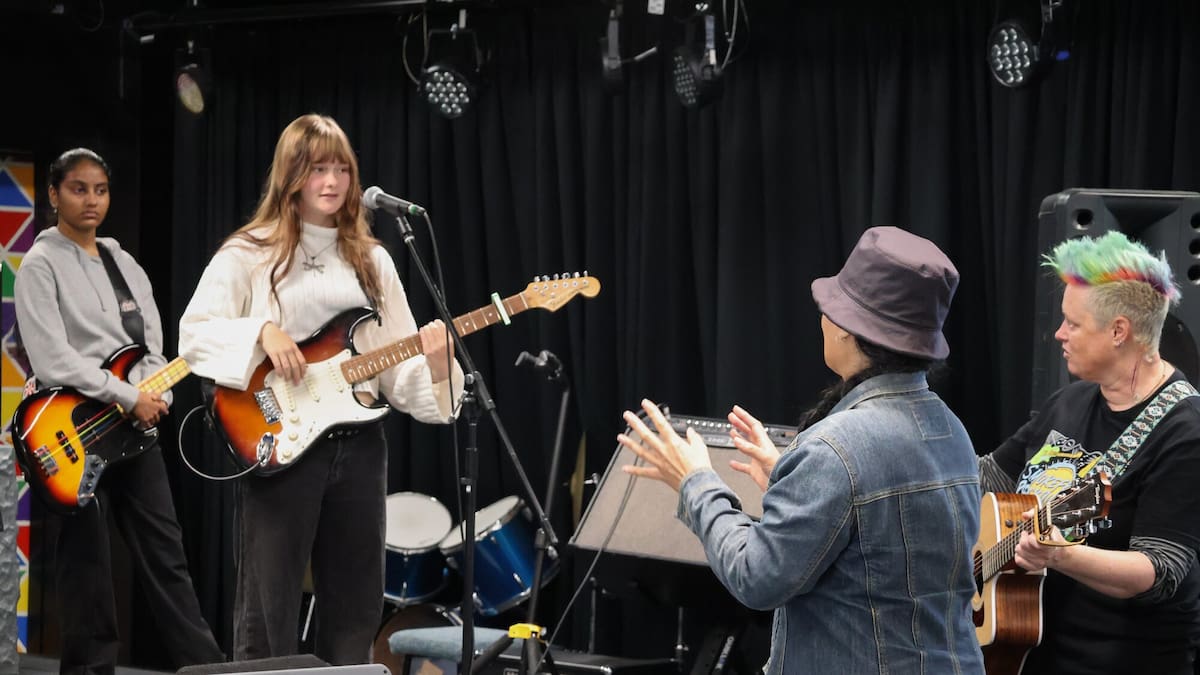 Annie Crummer mentors Gisborne Girls’ High bands as part of NZ Music Month