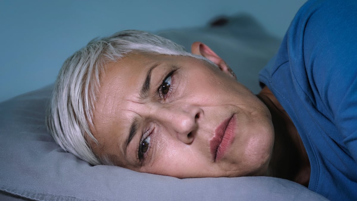 An Early Warning Sign of Alzheimer's May Be Keeping Some Women Up at Night : ScienceAlert