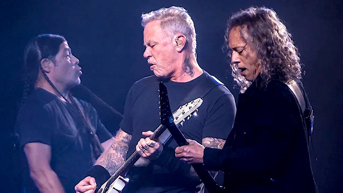 Metallica Pack 16-Song Set with Classics at First Show of 2026