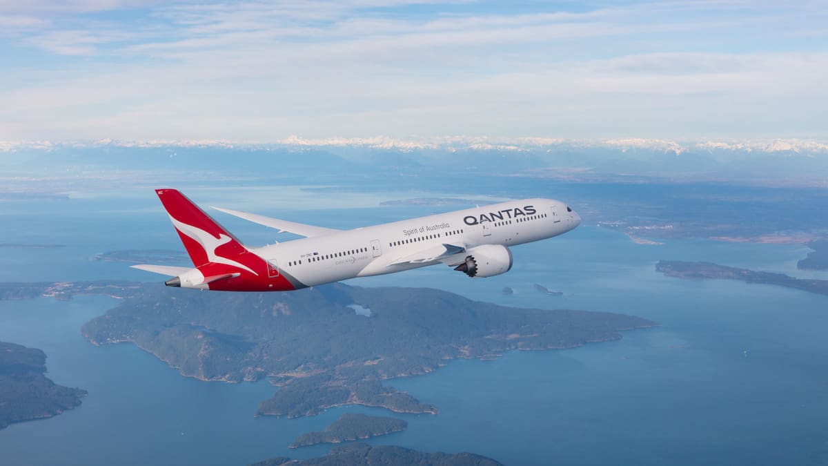 New Zealand traveller who reportedly bit cabin crew member arrested in Tahiti, banned from all Qantas, Jetstar flights