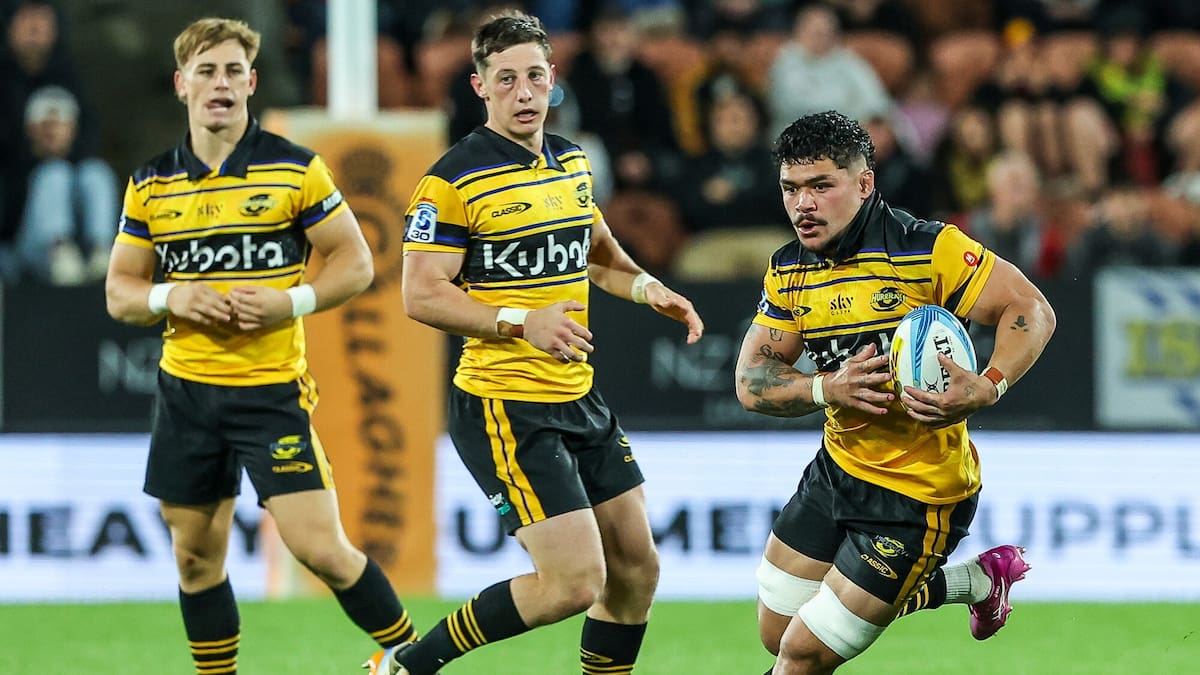 Hurricanes v Crusaders live updates, Super Rugby Pacific clash at Hnry Stadium