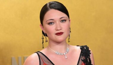 Isa Briones Warns Theatergoers Not To Yell At Her