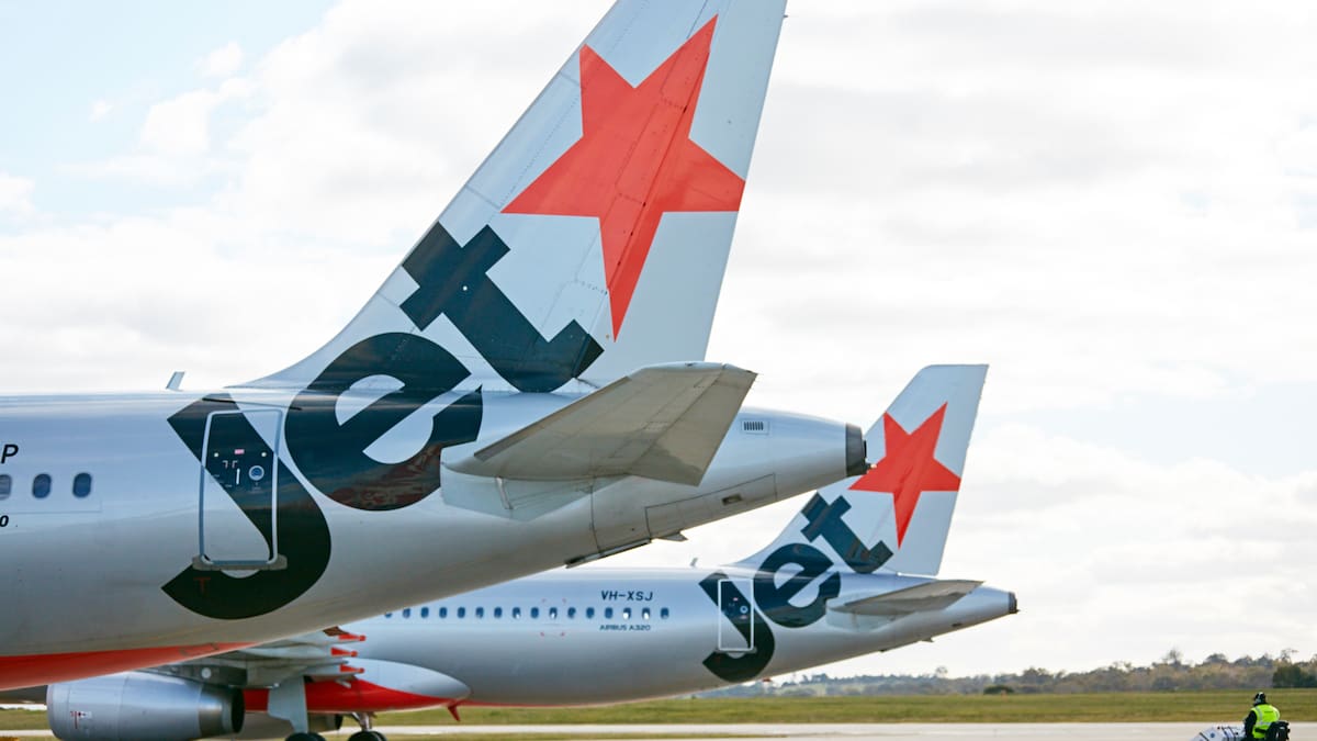 Jetstar email addresses passenger with curse words, airline blames account change