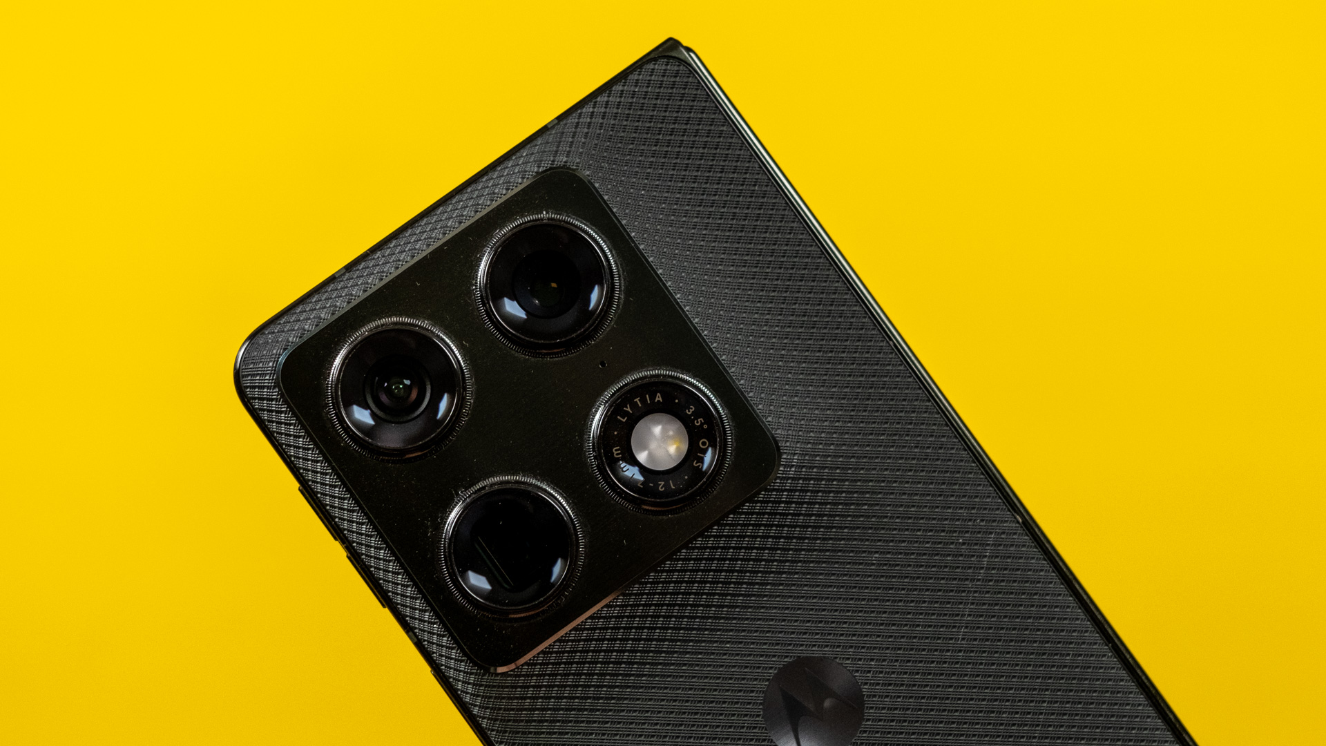 Razr Fold cameras