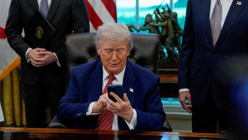 Trump’s gold-plated T1 smartphone finally ships, and sparks immediate backlash