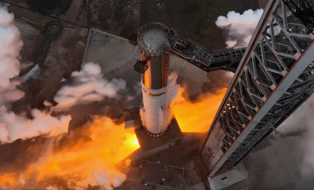 Spacex Fired Up Its 33 Engine Starship ‘v3’ Super Heavy Rocket Booster, Paving The Way For Historic Launch