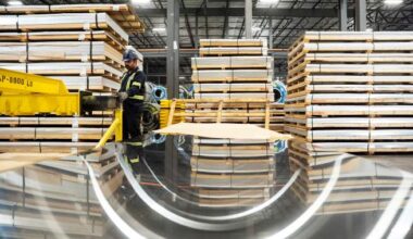 Canada on ‘front lines’ of trade war as Joly unveils $1.5B tariff support plan - National