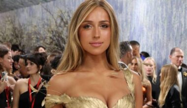 Tate McRae's Lacy Ludovic de Saint Sernin Gown Features Gold Feather Bra