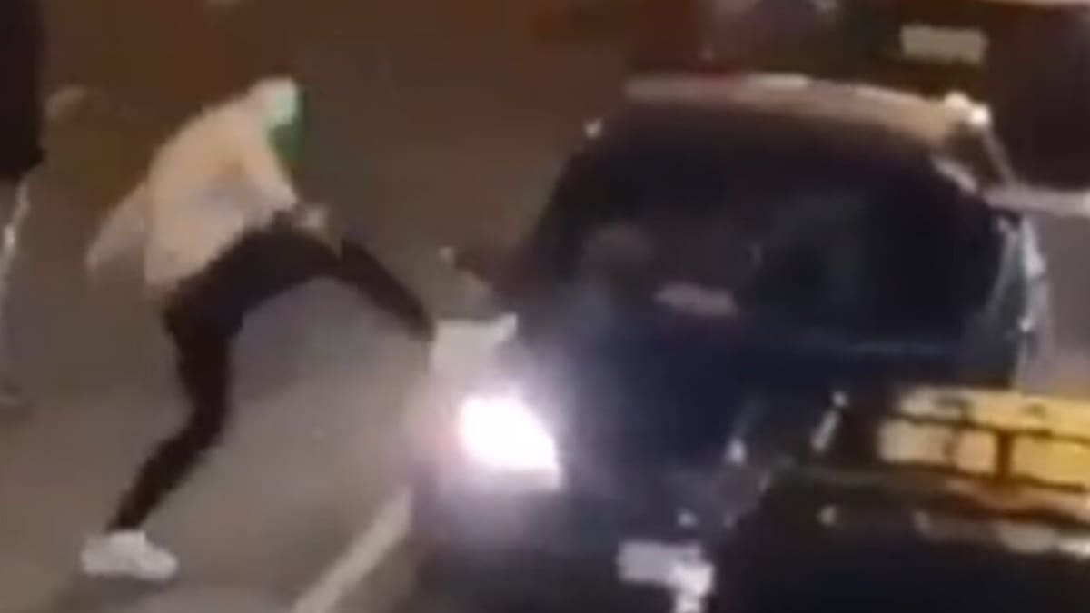 New Zealand drunk driver jailed over crash outside Australian pub