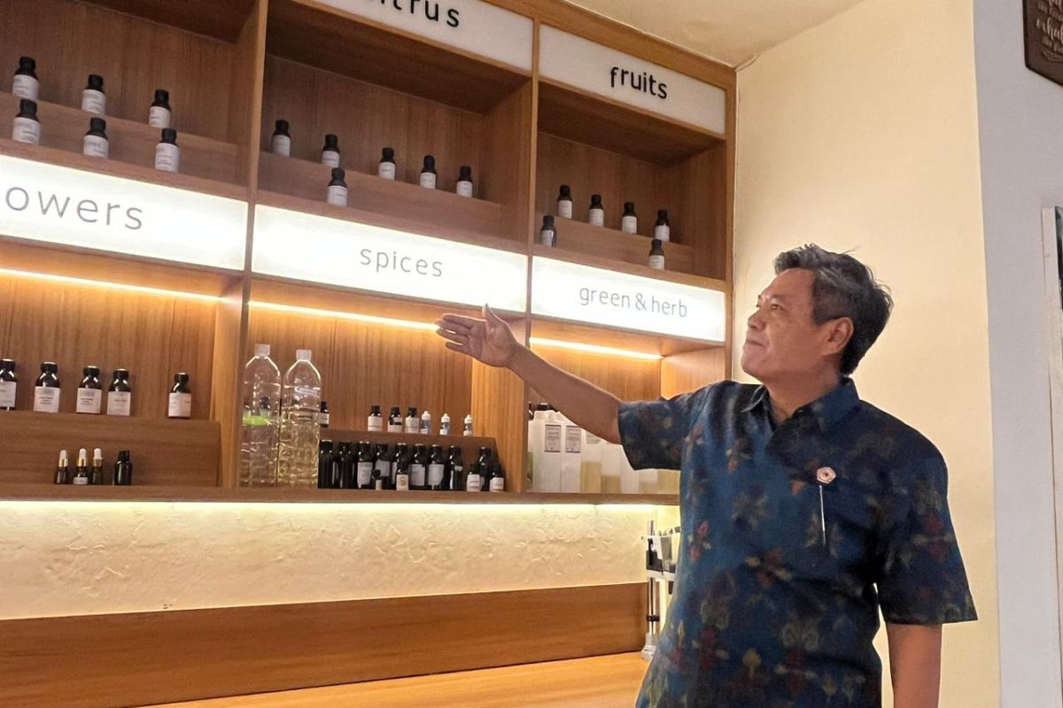 Indonesia builds fragrance hub to boost essential oil industry
