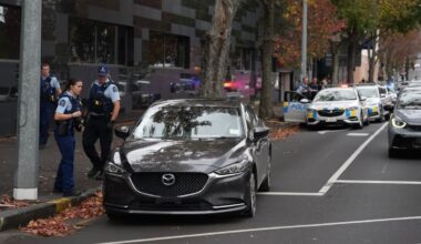 ‘Big police chase’ across Auckland suburbs, dramatic arrest of pair in CBD