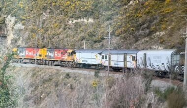 Breakdown strands TranzAlpine passengers in tunnel for over an hour