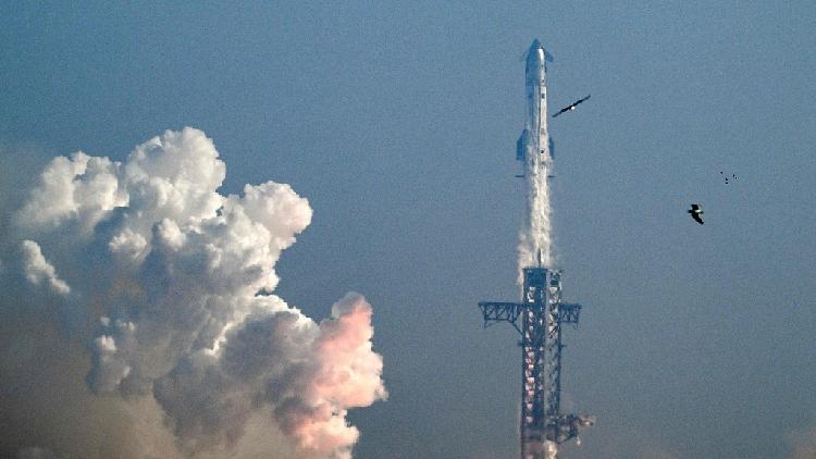 SpaceX's Starship flight hits most targets in pre-IPO test - news.cgtn.com