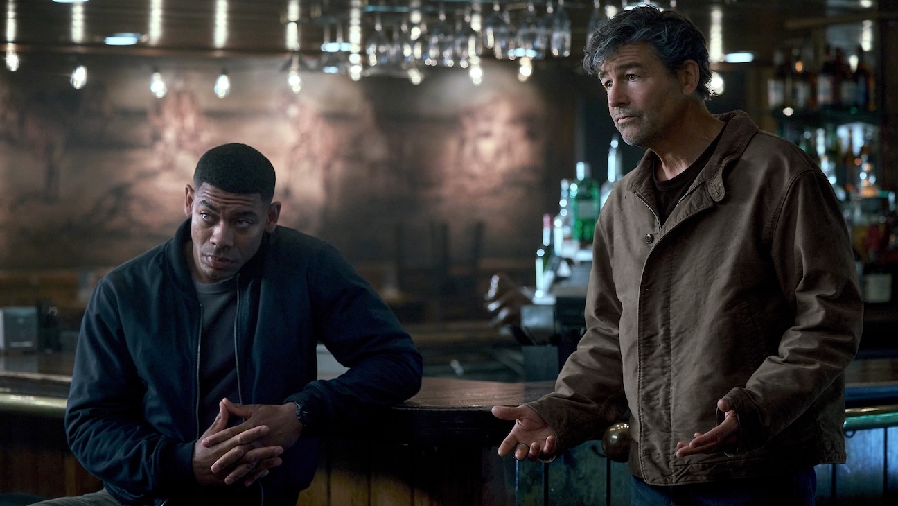 Aaron Pierre and Kyle Chandler in Lanterns