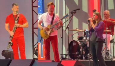 Abbey Romeo Performs White Stripes with Late Night Icons at Night of Too Many Stars