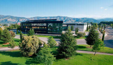 Actiu headquarters a "model of healthy industrial architecture"