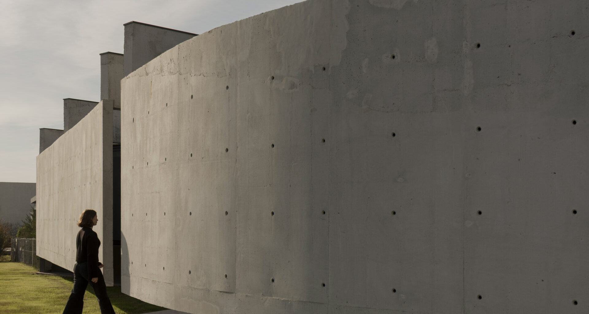 Además Arquitectura uses wall for Casa Alba II in Buenos Aires