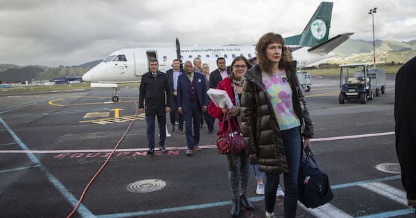 Air Chathams may cut Kāpiti flight if loan declared in default