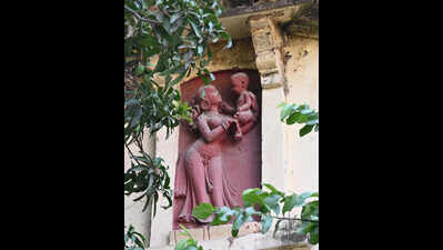 Arts College’s rare Navras sculptures set for restoration after 60 years