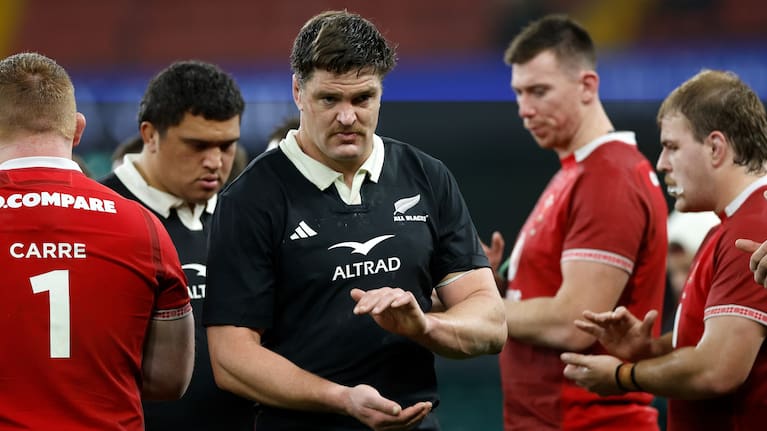 Scott Barrett's return to rugby at the Crusaders has been delayed by a back injury.
