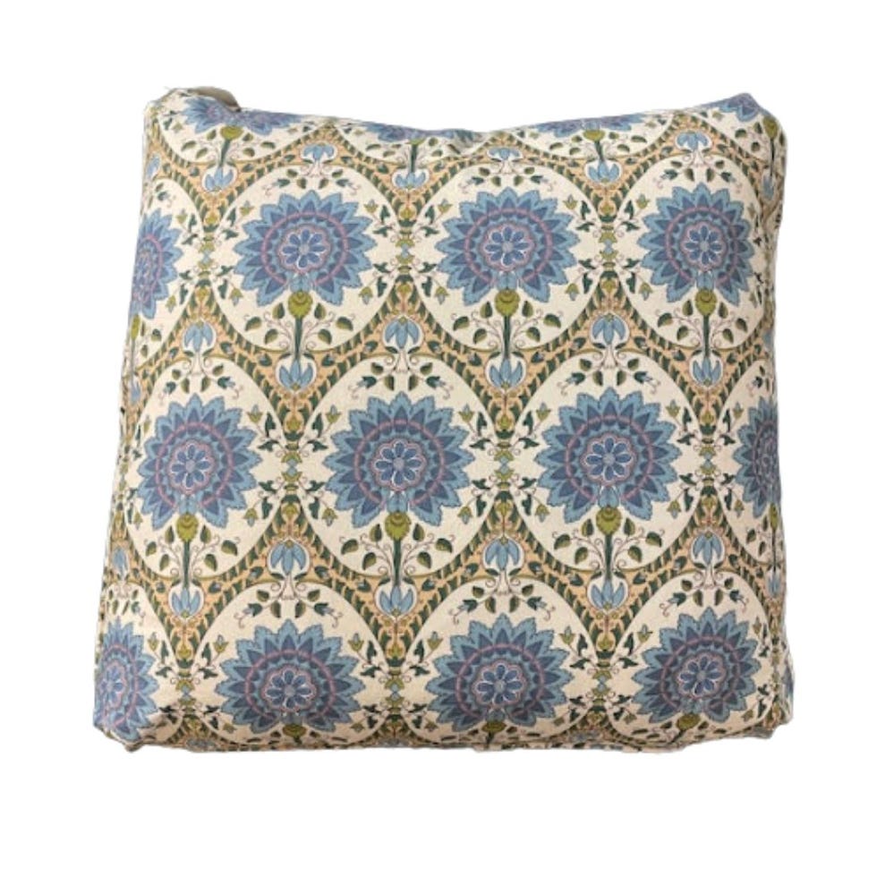 Braquenie Pillow with Turkish Corners Braquenie Pillow with Turkish Corners