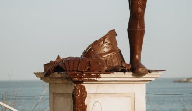 How sweet it is: chocolate Russell Crowe at the Malta Pavilion - The Art Newspaper