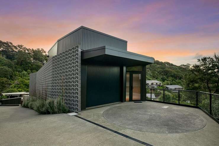41D Tiri View Road, in Palm Beach, Waiheke Island, is billed as a first-class ticket. Photo / Supplied