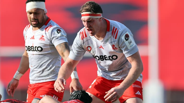 Former All Blacks lock Brodie Retallick, right, plays alongside Ardie Savea at Kobe Steelers.