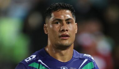 SYDNEY, AUSTRALIA – MAY 23: Roger Tuivasa-Sheck of the Warriors leaves the field injured during the round 12 NRL match between St George Illawarra Dragons and New Zealand Warriors at UOW Jubilee Oval, on May 23, 2026, in Sydney, Australia. (Photo by Mark Metcalfe/Getty Images)