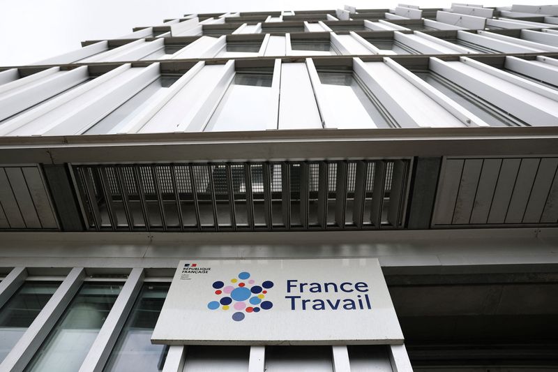 French unemployment rate rises above 8%, threatening to tarnish Macron's legacy