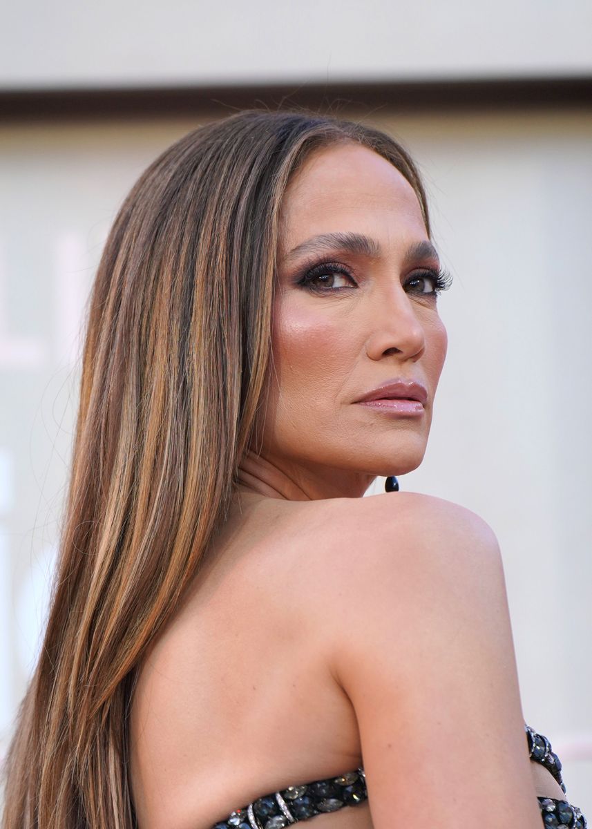 The new laminated brow trend gives Jennifer Lopez a refreshed, lifted look without losing her signature drama.