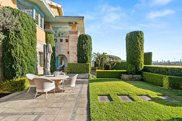 Brian Powell and his wife, Corin, the founders of activewear brand Running Bare, sold their Rose Bay home for $26.5 million in December, and now the buyer has emerged on settlement documents as property developer Hua (Jerry) Chen.
