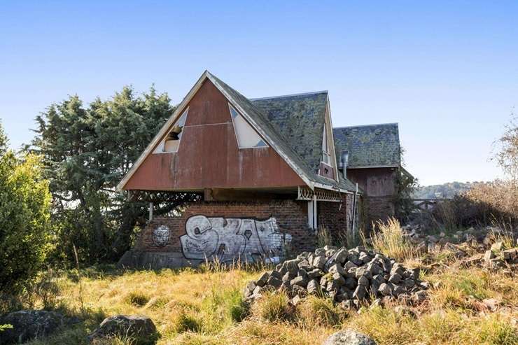 The new owner of Worsleys Road, in Cracroft, Christchurch, hopes to bring the hill property back to life. Photo / Supplied