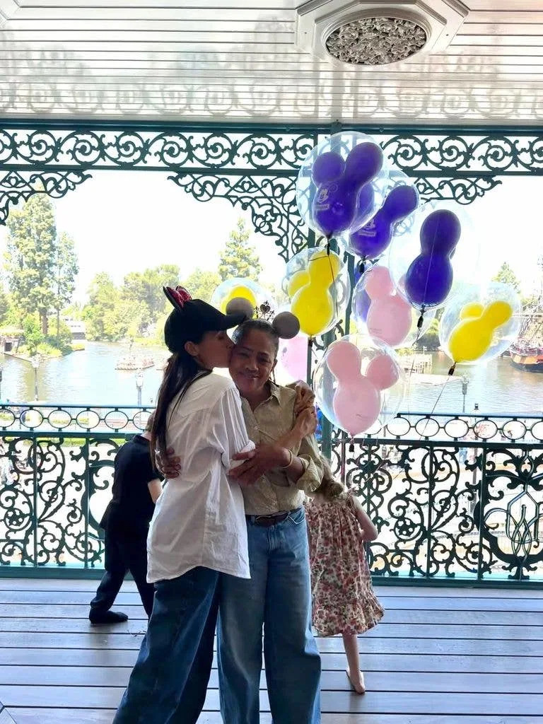 Meghan markle mother doria ragland disneyland