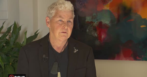 'You made us the Topp Twins': Dame Lynda's emotional farewell to sister Jools
