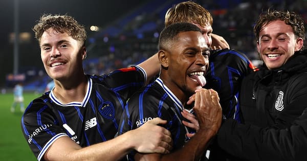 Auckland FC beat Melbourne City in penalty shootout