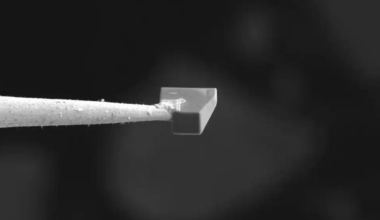 New lunar mineral found in meteorite