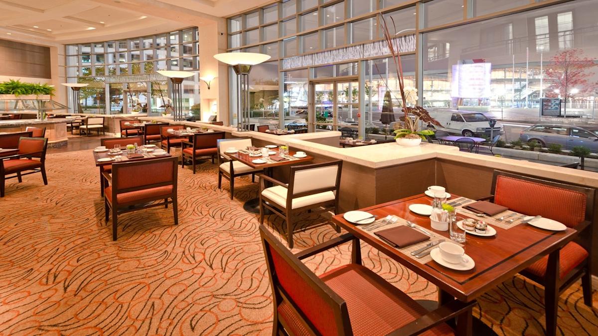 Canada’s restaurant sector faces mounting financial pressure – report