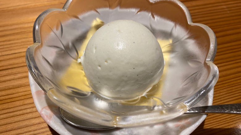 Vanilla ice cream with olive oil