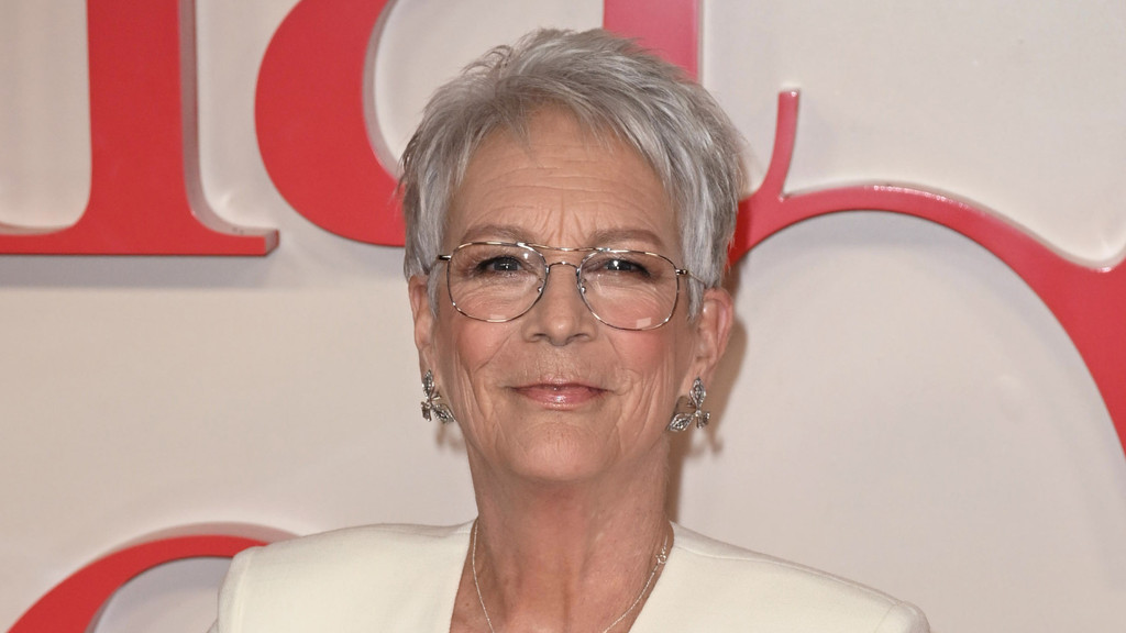 Jamie Lee Curtis mourns sister Kelly Lee, dead at 69