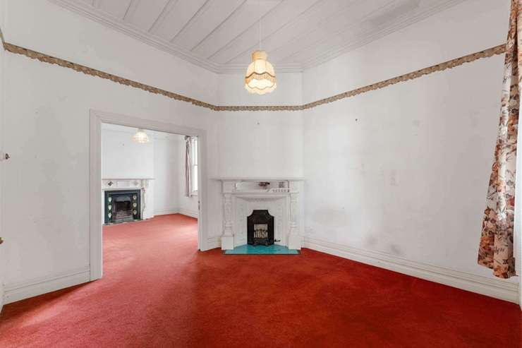 A 115-year-old villa on Seccombes Road, in Epsom, Auckland, sold under the hammer for $2.275m after a bidding frenzy. Photo / Supplied
