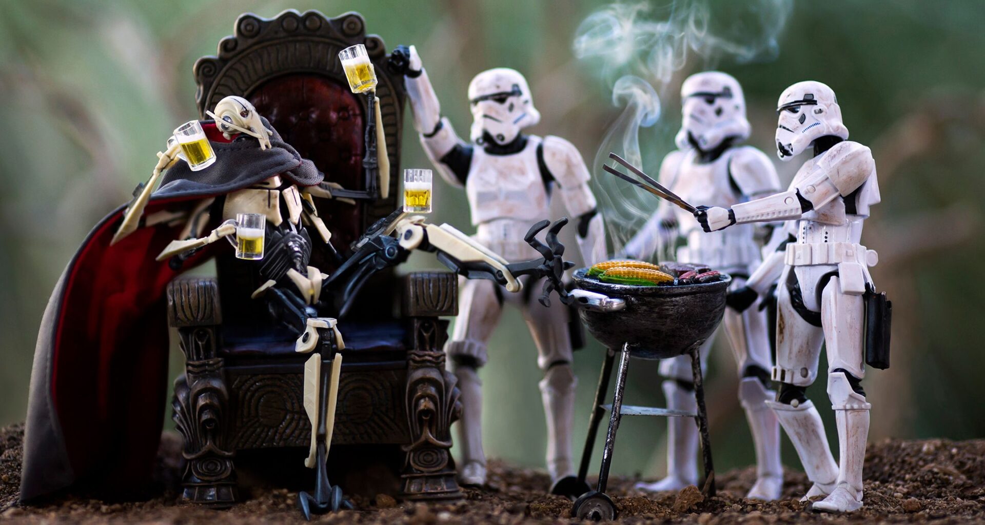 When Stormtroopers run the barbecue: In toy photography, everything is possible