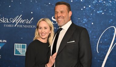 Tony Robbins Reveals His 'Single Best' AI Investment — Says Its Returns Are 'Ridiculous'