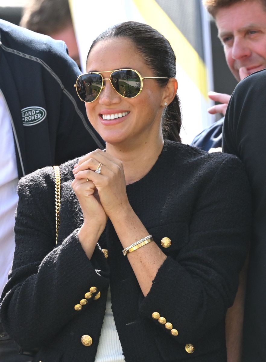 Meghan Markle, the Duchess of Sussex, continues to attract attention for the way she styles one of the most symbolically charged elements of bridal fashion, her wedding ring stack. 